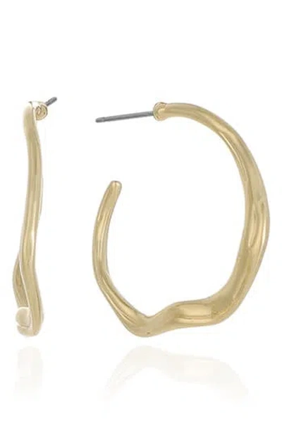 Ettika Thin Wavy Hoop Earrings In Gold