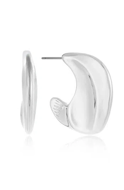 Ettika Wavy Crescent Hoop Earrings In Metallic