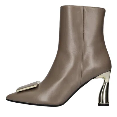 Evaluna Boots In Neutral