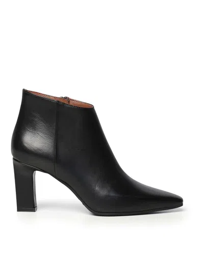 Evaluna Leather Ankle Boots In Black