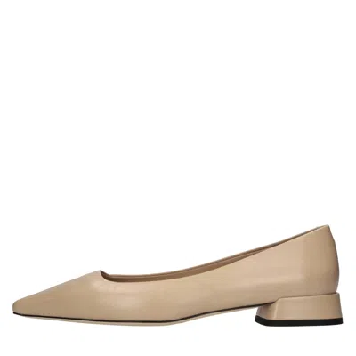 Evaluna With Heel In Neutral