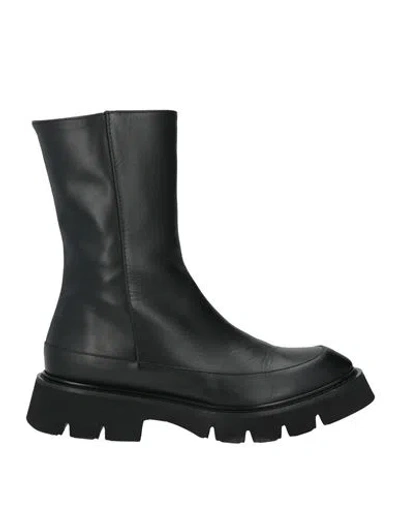 Evaluna Woman Ankle Boots Black Size 9 Leather