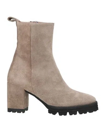 Evaluna Woman Ankle Boots Light Grey Size 5 Leather In Gray