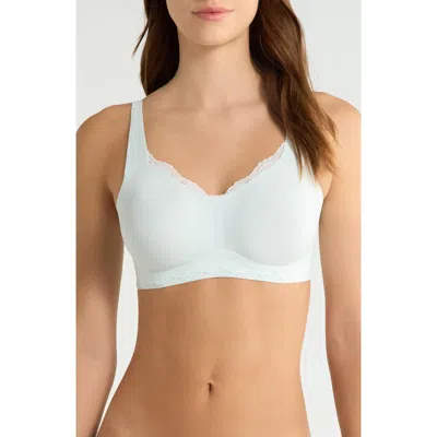 Evelyn & Bobbie Beyond Wireless Bra In White