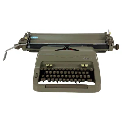 Pre-owned Everest Italian  Typewriter, 1940s. In Black