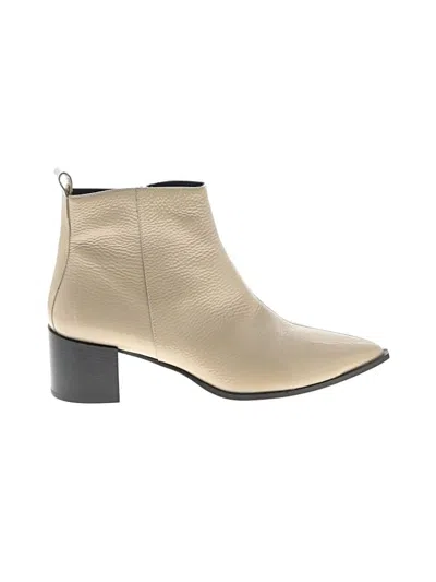 Pre-owned Everlane Ankle Boots In Ivory