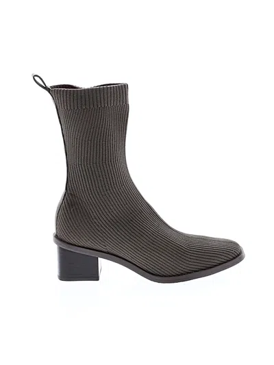 Pre-owned Everlane Boots In Gray