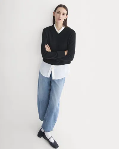 Everlane Cashmere Cropped High-v Sweater In Black