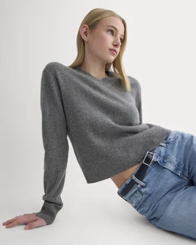 Everlane Cashmere Cropped High-v Sweater In Heather Charcoal In Gray
