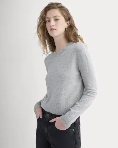 Everlane Cashmere Cropped High-v Sweater In Light Heather Grey In Gray