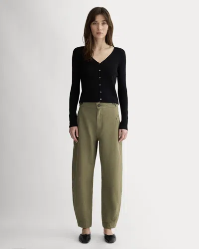 Everlane Fatigue Barrel Pant In Kalamata In Green