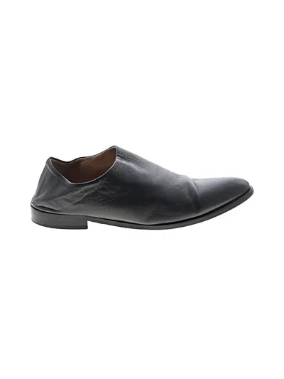Pre-owned Everlane Flats In Black