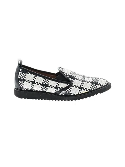Pre-owned Everlane Flats In Black
