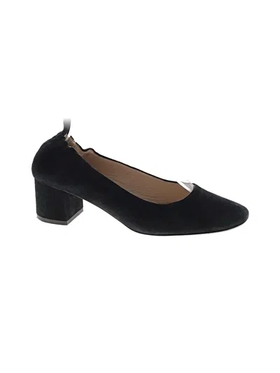Pre-owned Everlane Heels In Black