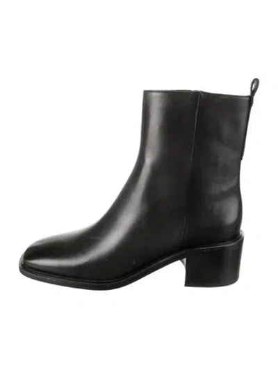 Pre-owned Everlane Leather Chelsea Boots In Black