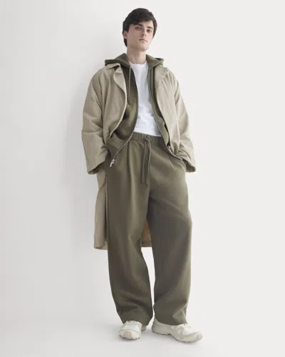 Everlane Luxe Fleece Pleated Sweatpant In Olive Night In Green