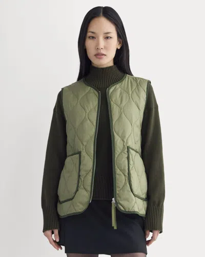 Everlane Renew Quilted Vest In Lichen Green