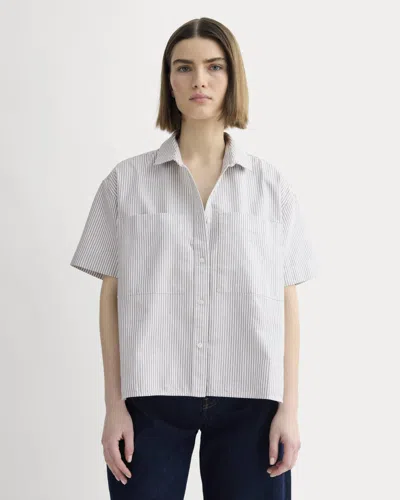 Everlane Short-sleeve Boxy Oxford Shirt In Charcoal/white