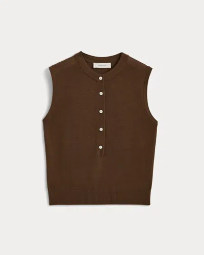 Everlane Sleeveless Henley Sweater In Cocoa