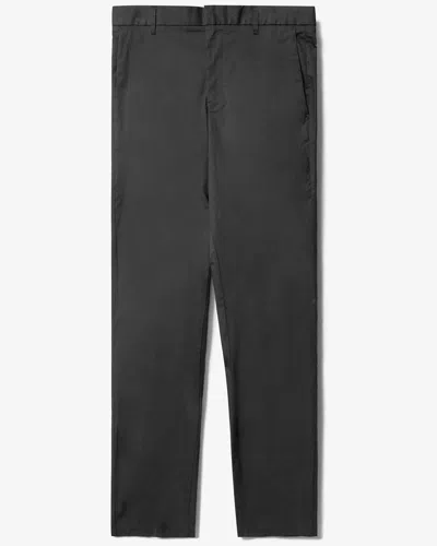 Everlane The Athletic Fit Air Chino In Black