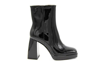 Exe' Women's Patent Leather Bootie In Black Patten