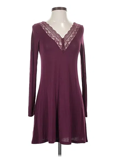 Pre-owned Express Long Sleeve T-shirt In Burgundy