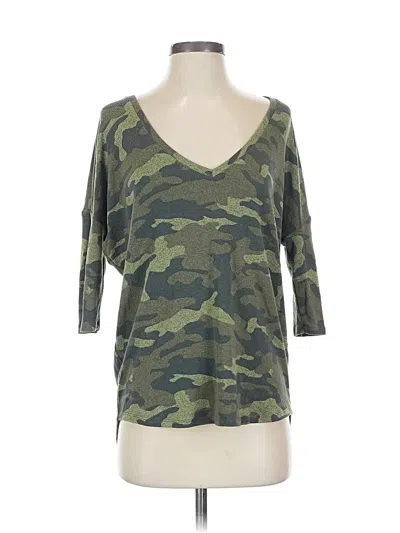 Pre-owned Express One Eleven 3/4 Sleeve Top Green Camo Pattern Scoop Neck Tops
