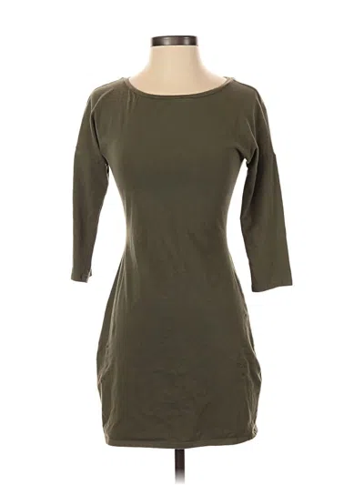 Pre-owned Express Outlet 3/4 Sleeve T-shirt In Green