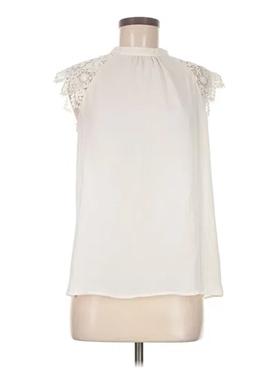 Pre-owned Express Outlet Sleeveless T-shirt In Ivory