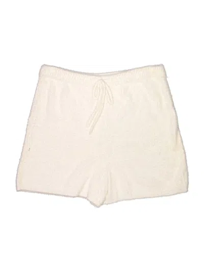 Express Shorts In Ivory
