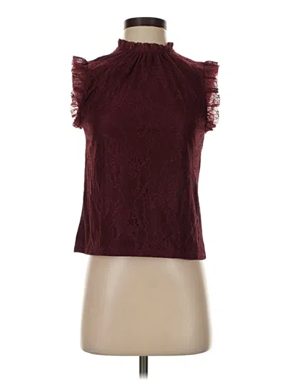 Express Sleeveless Blouse In Burgundy