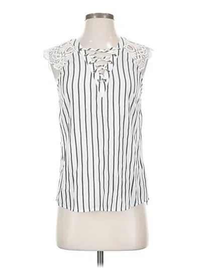 Pre-owned Express Sleeveless Blouse In White