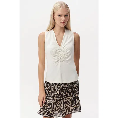 Exquise Carine V In White