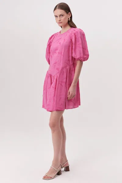 Exquise Crew Neck Open Back Mini Dress In Pink