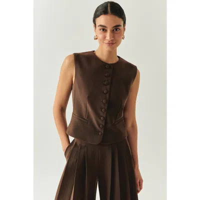 Exquise Elowyn Sleeveless Vest In Brown