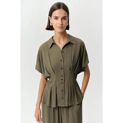 Exquise Loni Crinkle Shirt In Khaki