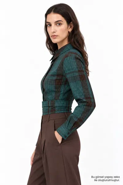 Exquise Shirred Side Zip Shirt In Green