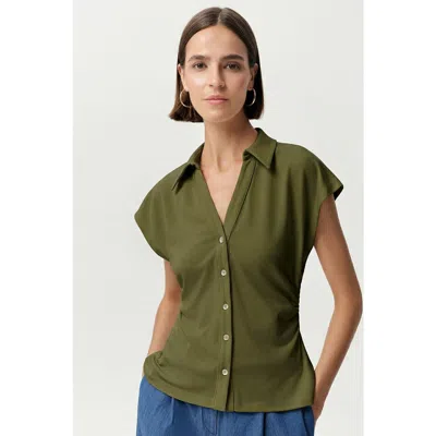 Exquise Siennal Short Sleeve Knit Shirt In Green