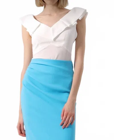 Exquise V Neck Sleeveless Blouse In Cream In Blue