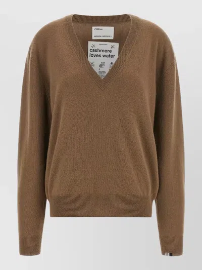 Extreme Cashmere Ben 492 Cashmere Blend V Neck Sweater In Brown