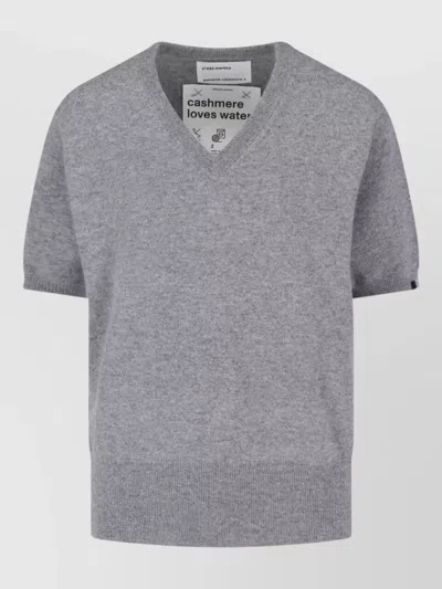 Extreme Cashmere Cashmere Blend Lightweight V Neck Knit Top In Gray