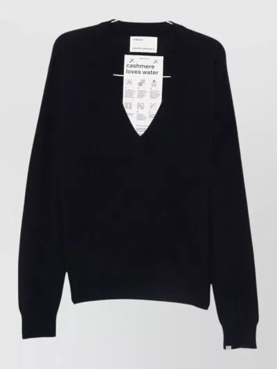 Extreme Cashmere Cashmere Knit V Neck Long Sleeve Sweater In Black
