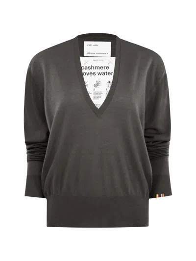 Extreme Cashmere Collin V-neck Sweater In Gray