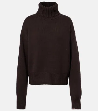 Extreme Cashmere N°434 Crop Xtra Turtleneck Sweater In Brown