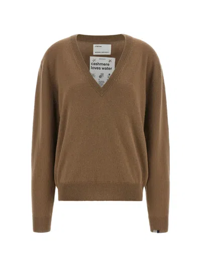 Extreme Cashmere Ben 492 Cashmere Blend V Neck Sweater In Brown