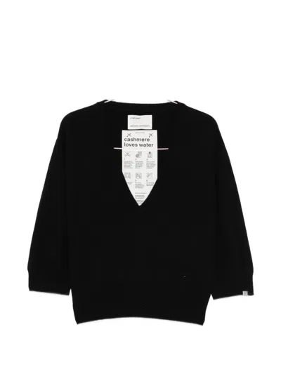 Extreme Cashmere Pearl V-neck Sweater In Schwarz