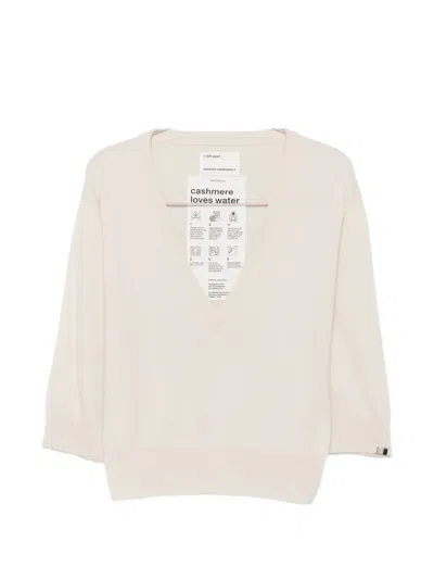 Extreme Cashmere Pearl V-neck Three-quarter-sleeve Sweater In Neutral