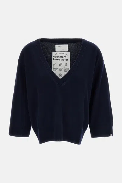 Extreme Cashmere X N.491 V-neck Sweater In Pearl In Blue