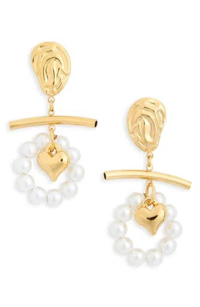 Eye Candy Los Angeles Donna Faux Pearl Heart Drop Earrings In Gold