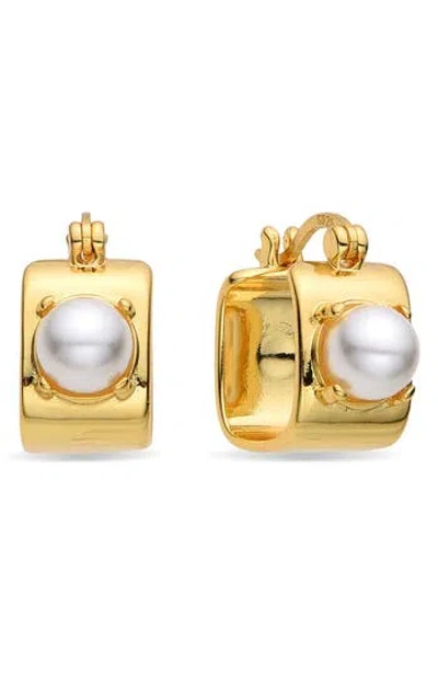 Eye Candy Los Angeles Valentine Imitation Pearl Huggie Hoop Earrings In Gold